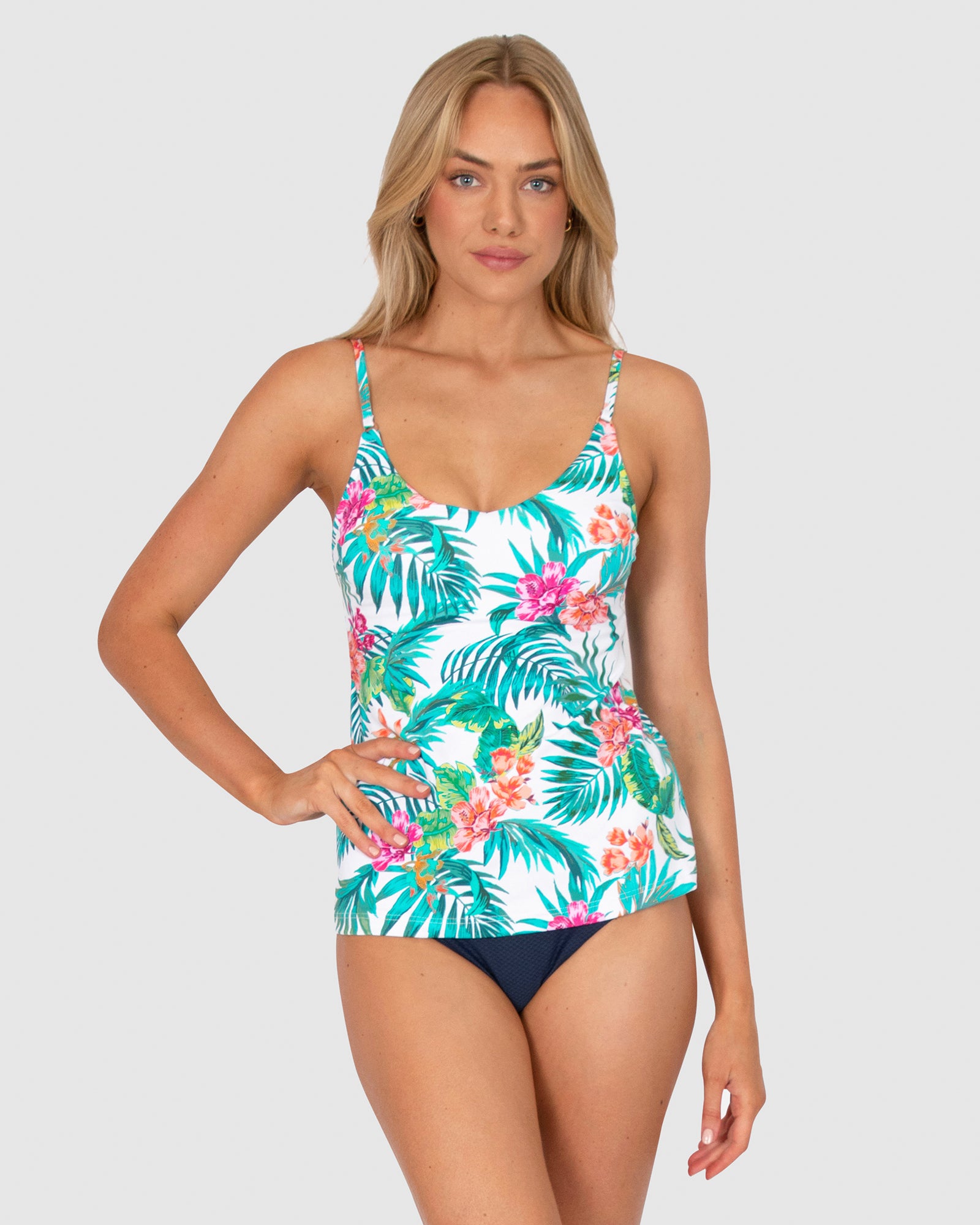 Loose fitting store tankini swim tops