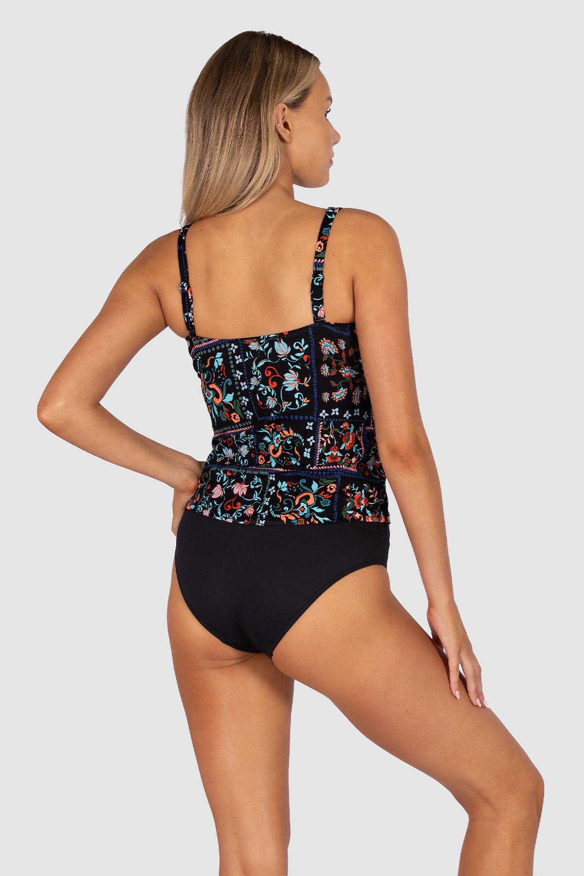 La Condesa D/E Cup Square Neck Singlet Top